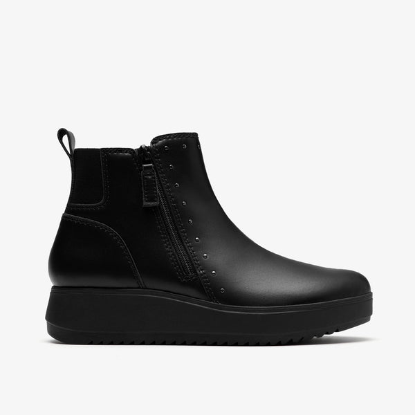 クラークス Clarks Zylah Willow / ザイラウィロー （ブラックレザー）の1枚目