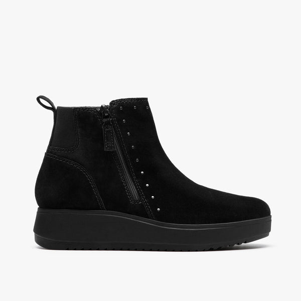 クラークス Clarks Zylah Willow / ザイラウィロー （ブラックスエード）の1枚目