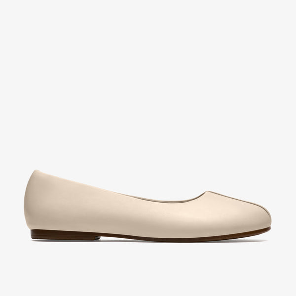 クラークス Clarks Livia Lily / リビアリリー （クリームレザー）の1枚目